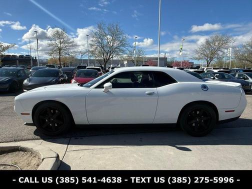 Bright White Clearcoat 2015 Dodge Challenger SXT
