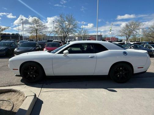 Bright White Clearcoat 2015 Dodge Challenger SXT
