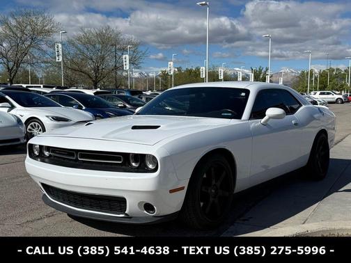 Bright White Clearcoat 2015 Dodge Challenger SXT