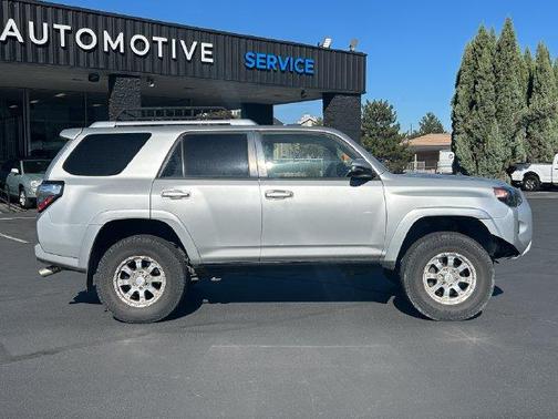 Classic Silver Metallic 2016 Toyota 4Runner SR5 Premium