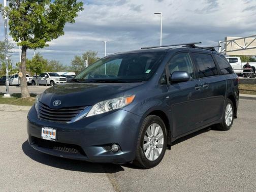 2017 Toyota Sienna XLE