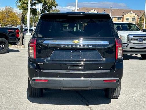 2023 Chevrolet Suburban LT