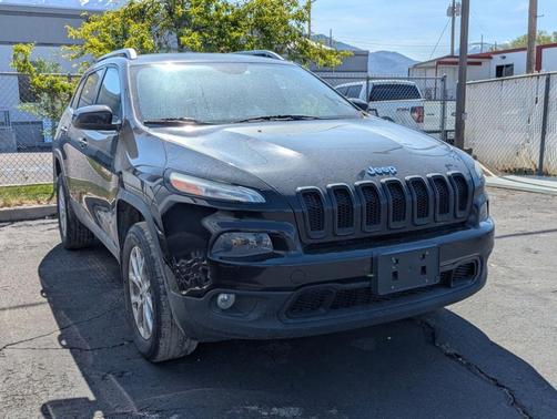 Brilliant Black Crystal Pearlcoat 2014 Jeep Cherokee Latitude