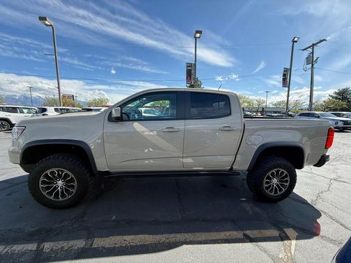 Sand Dune Metallic 2022 Chevrolet Colorado ZR2