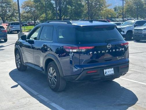 2022 Nissan Pathfinder SV