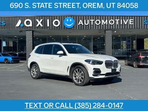 White Metallic 2023 BMW X5 xDrive40i