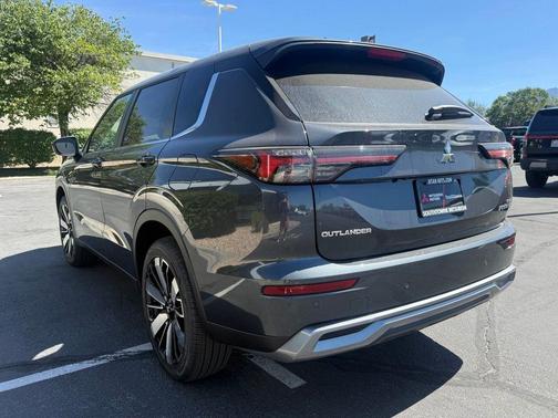 Gray 2026 Mitsubishi Outlander PHEV SE
