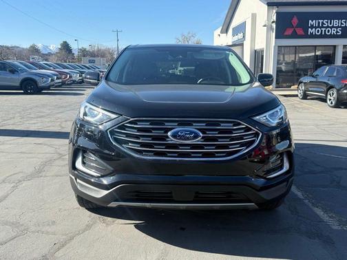 Black Metallic 2024 Ford Edge SEL