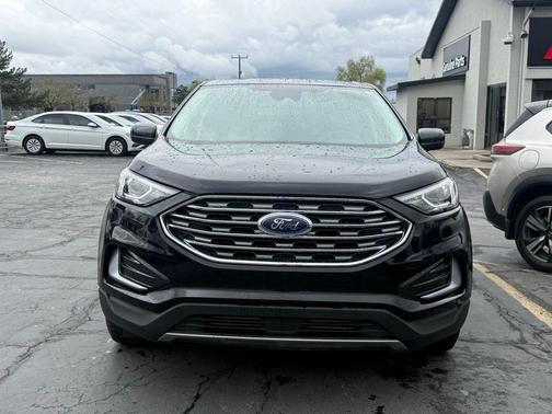 Black Metallic 2024 Ford Edge SEL