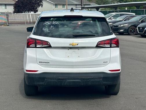 Summit White 2022 Chevrolet Equinox LS