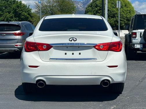 Pure White 2017 INFINITI Q50 3.0T Premium