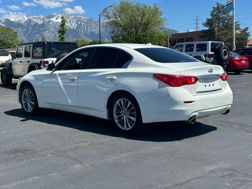 Pure White 2017 INFINITI Q50 3.0T Premium