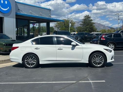 Pure White 2017 INFINITI Q50 3.0T Premium