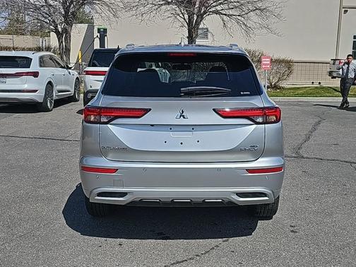 2025 Mitsubishi Outlander PHEV 