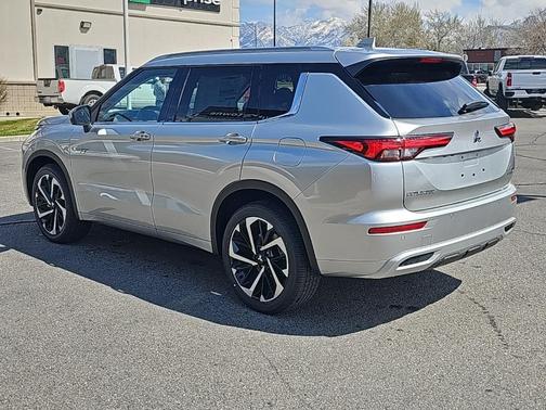 2025 Mitsubishi Outlander PHEV 