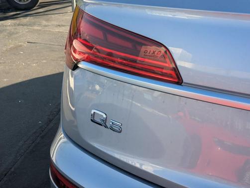 Florett Silver Metallic 2022 Audi Q5 45 S line quattro Premium