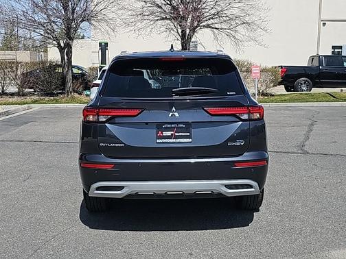 2025 Mitsubishi Outlander PHEV 