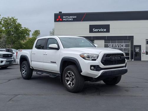 Super White 2017 Toyota Tacoma TRD Off Road