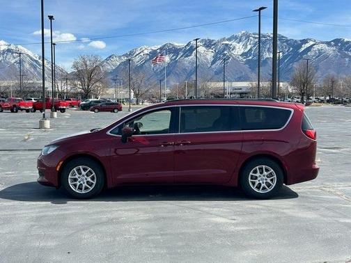 2021 Chrysler Voyager LXI