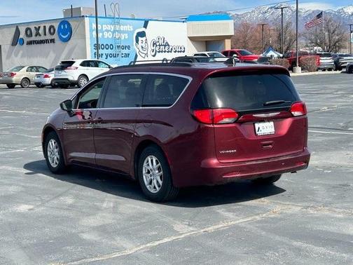 2021 Chrysler Voyager LXI