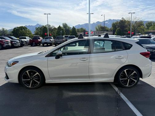Crystal White Pearl 2022 Subaru Impreza Sport
