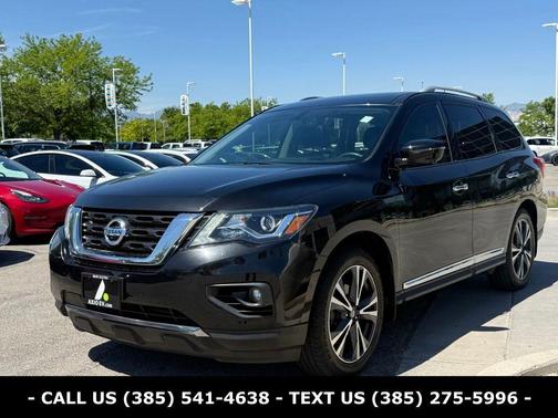 Magnetic Black 2018 Nissan Pathfinder Platinum