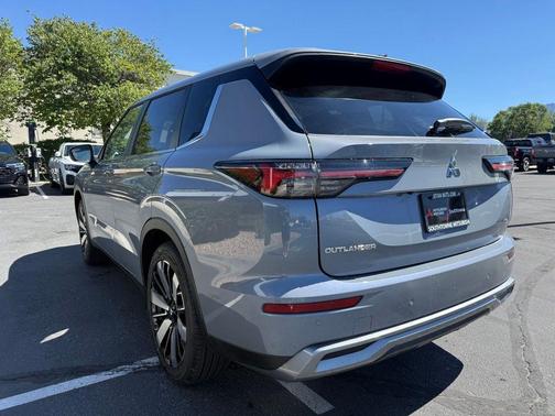 Moonstone 2026 Mitsubishi Outlander SE