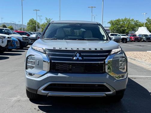Moonstone 2026 Mitsubishi Outlander SE
