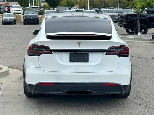 2022 Tesla Model X Base