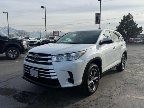 2019 Toyota Highlander LE