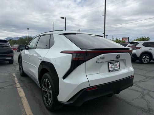 Pearl 2023 Toyota bZ4X XLE