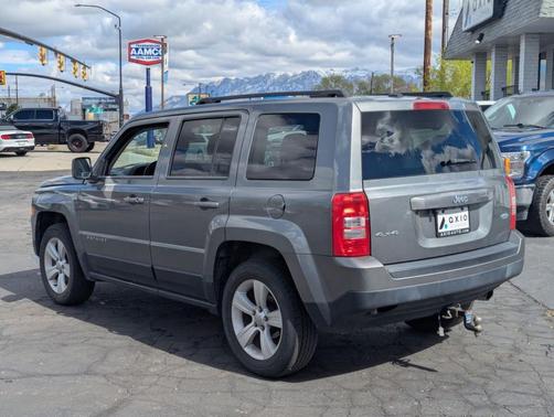 Mineral Gray Clearcoat Metallic 2014 Jeep Patriot Latitude