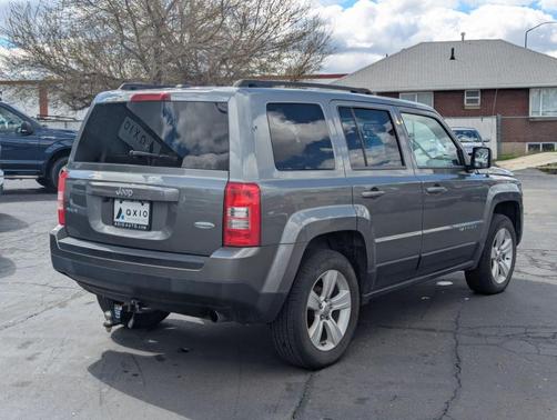 Mineral Gray Clearcoat Metallic 2014 Jeep Patriot Latitude