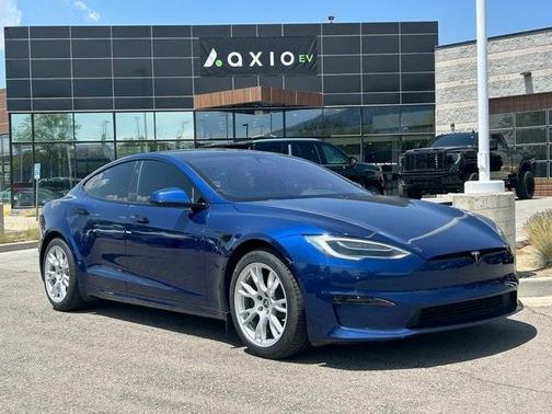 2022 Tesla Model S Base