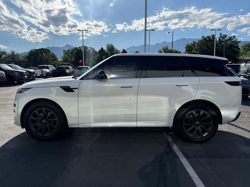 Fuji White 2024 Land Rover Range Rover Sport Dynamic SE