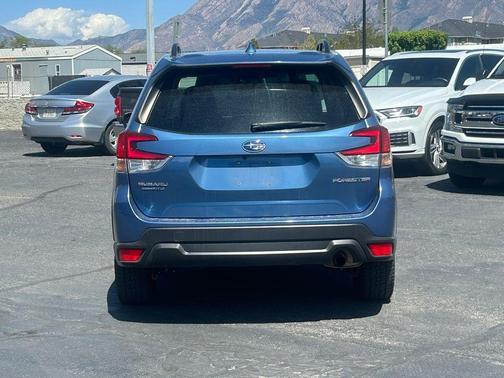 Horizon Blue Pearl 2023 Subaru Forester 2.5i Premium