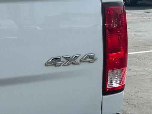 Bright White Clearcoat 2019 RAM 1500 Classic Tradesman