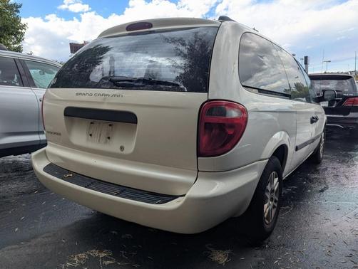 2005 Dodge Grand Caravan SE