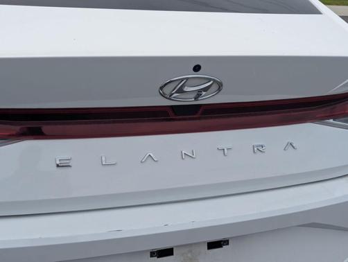 Serenity White Pearl 2023 Hyundai ELANTRA SE