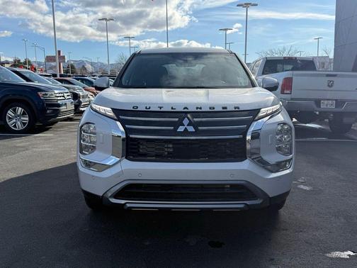 2026 Mitsubishi Outlander SE