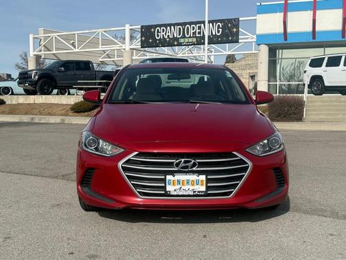 2018 Hyundai ELANTRA SE