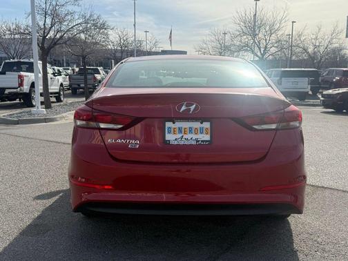 2018 Hyundai ELANTRA SE