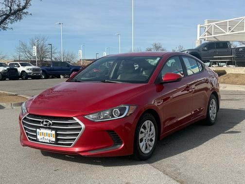 2018 Hyundai ELANTRA SE