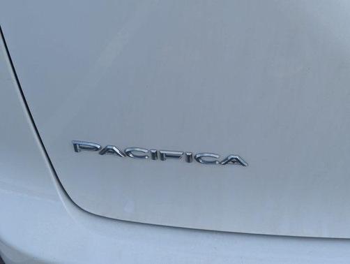 2021 Chrysler Pacifica Touring-L