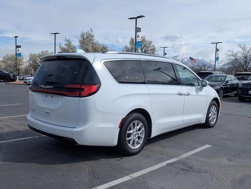 2021 Chrysler Pacifica Touring-L