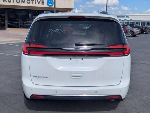 2021 Chrysler Pacifica Touring-L