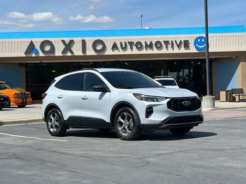 Silver Metallic 2025 Ford Escape ST-Line