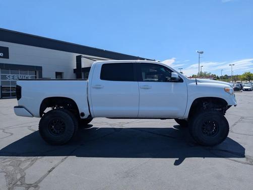 Super White 2017 Toyota Tundra Limited