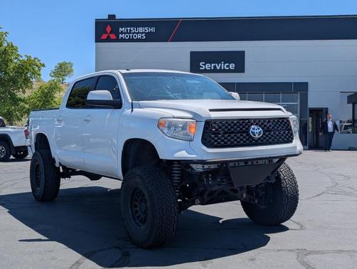 Super White 2017 Toyota Tundra Limited