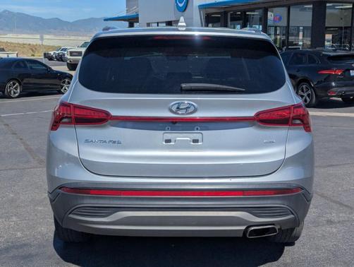 2021 Hyundai SANTA FE SE